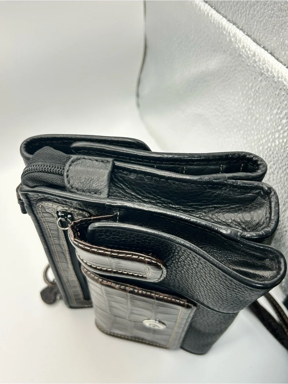 Brighton Vintage Pebble Leather Crossbody Purse Two-tone Black Brown Organizer - Picture 14 of 16